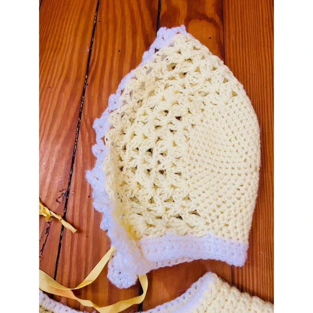 Vtg Handmade newborn‎ Crochet Baby Sweater and Bonnet Set Pale Yellow White Trim